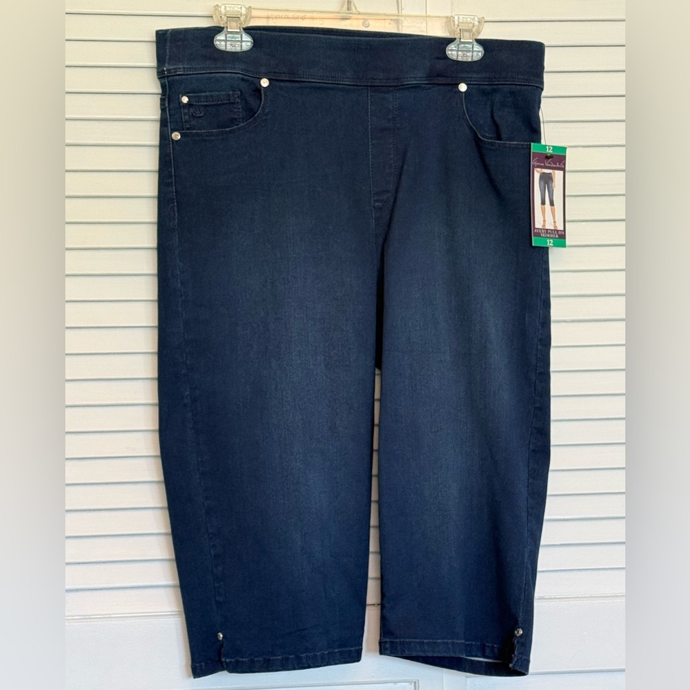 Gloria Vanderbilt Ladies Avery Pull-On Skimmer in Deep Blue